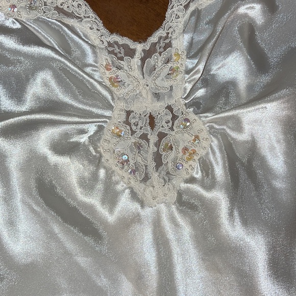 Victoria’s Secret nightgown bridal look - Picture 2 of 7